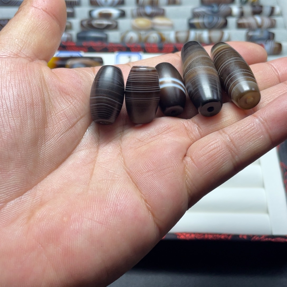 宿***兴玛瑙/玉髓合金珠宝奇石