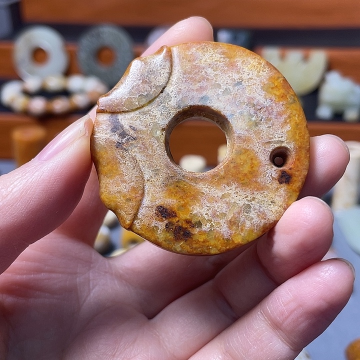 用***9和田玉未镶嵌挂件