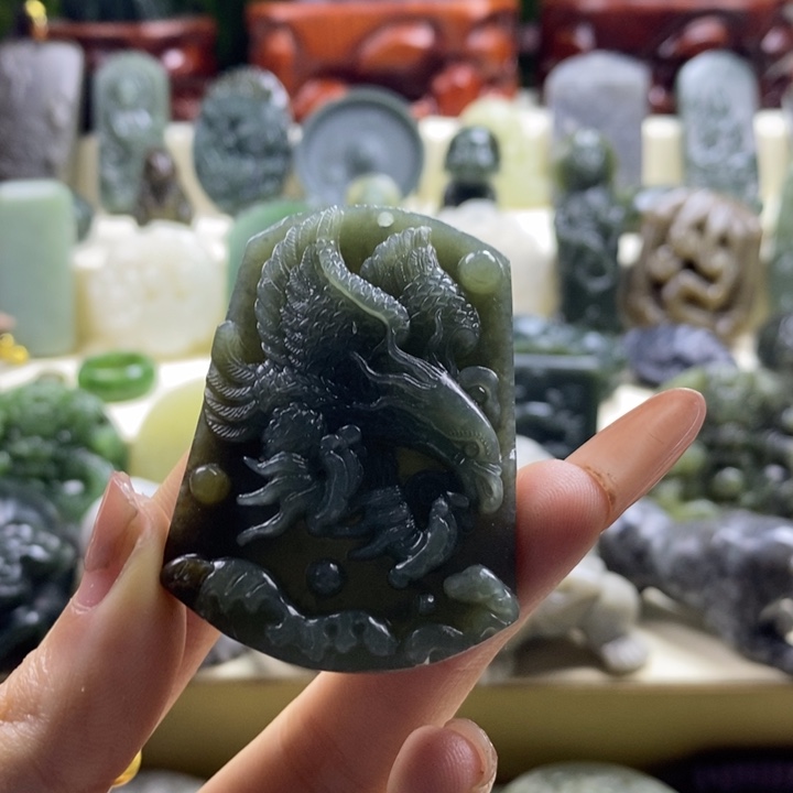 和田玉颈饰未镶嵌