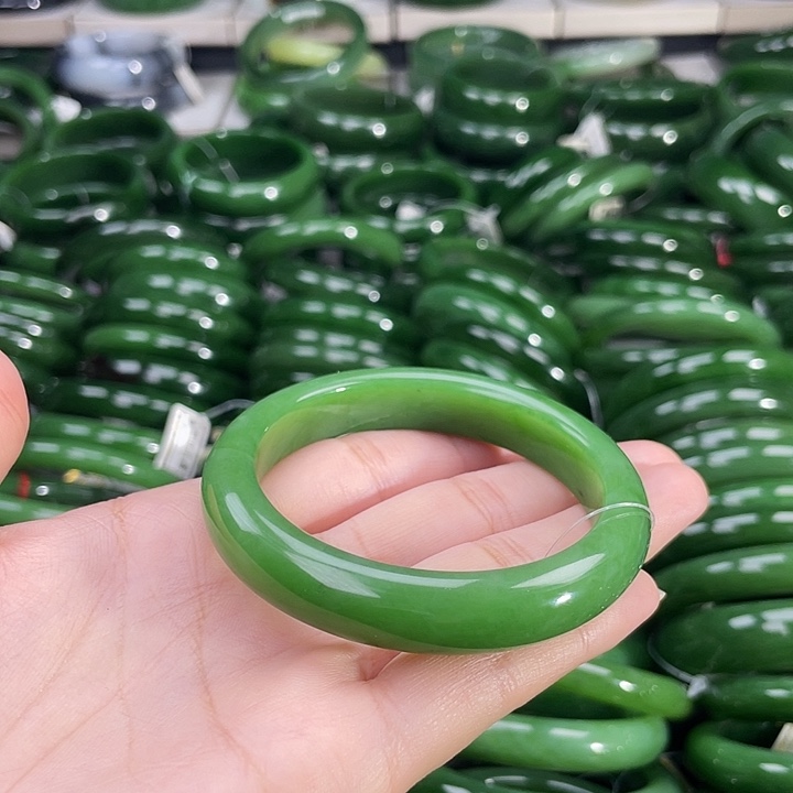 未镶嵌手镯和田玉（碧玉）