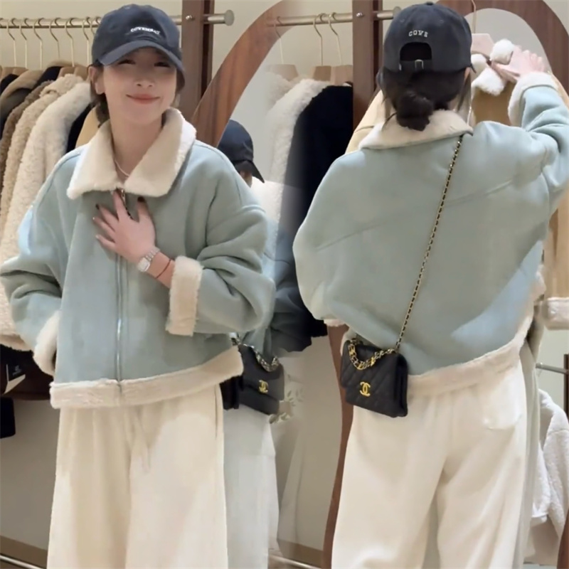 设计感皮毛一体翻领拉链短外套秋冬新款洋气减龄百搭加厚保暖上衣