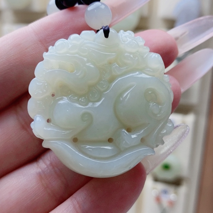 颈饰未镶嵌和田玉