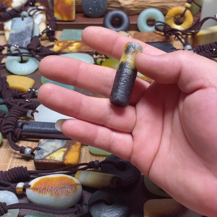 蛇纹石玉挂件未镶嵌闲**记