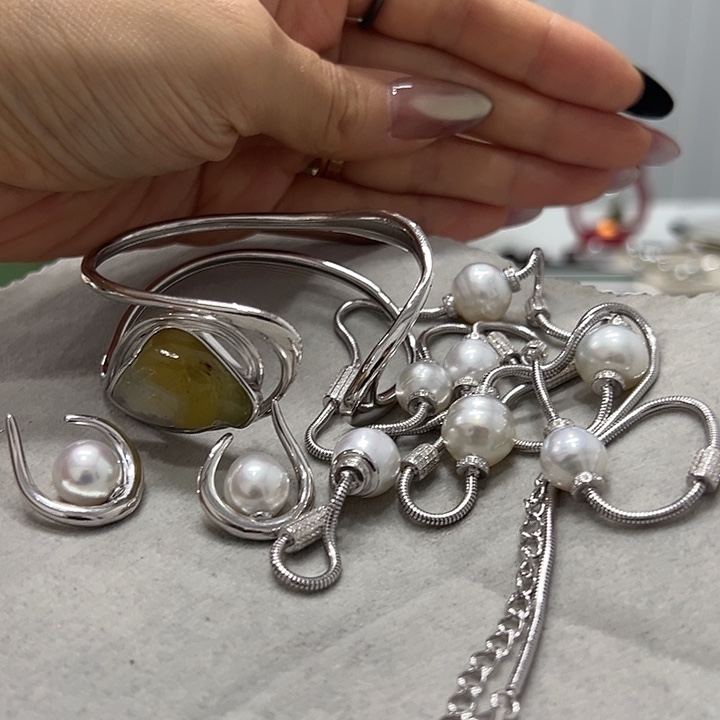 颈饰银S925镶嵌海水珍珠L****学