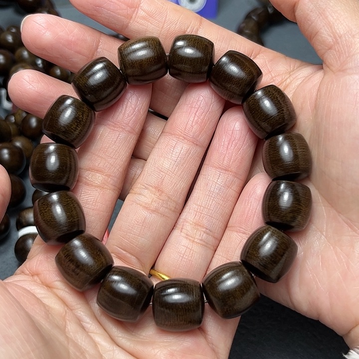 沉香手串龙*哥白棋玉化