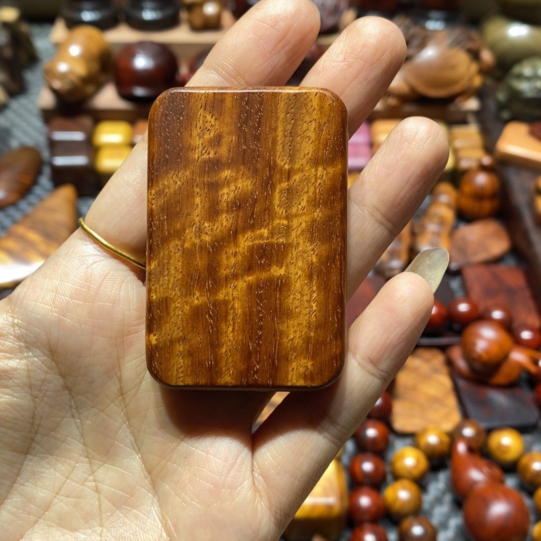 岁****大果紫檀（缅甸花梨）