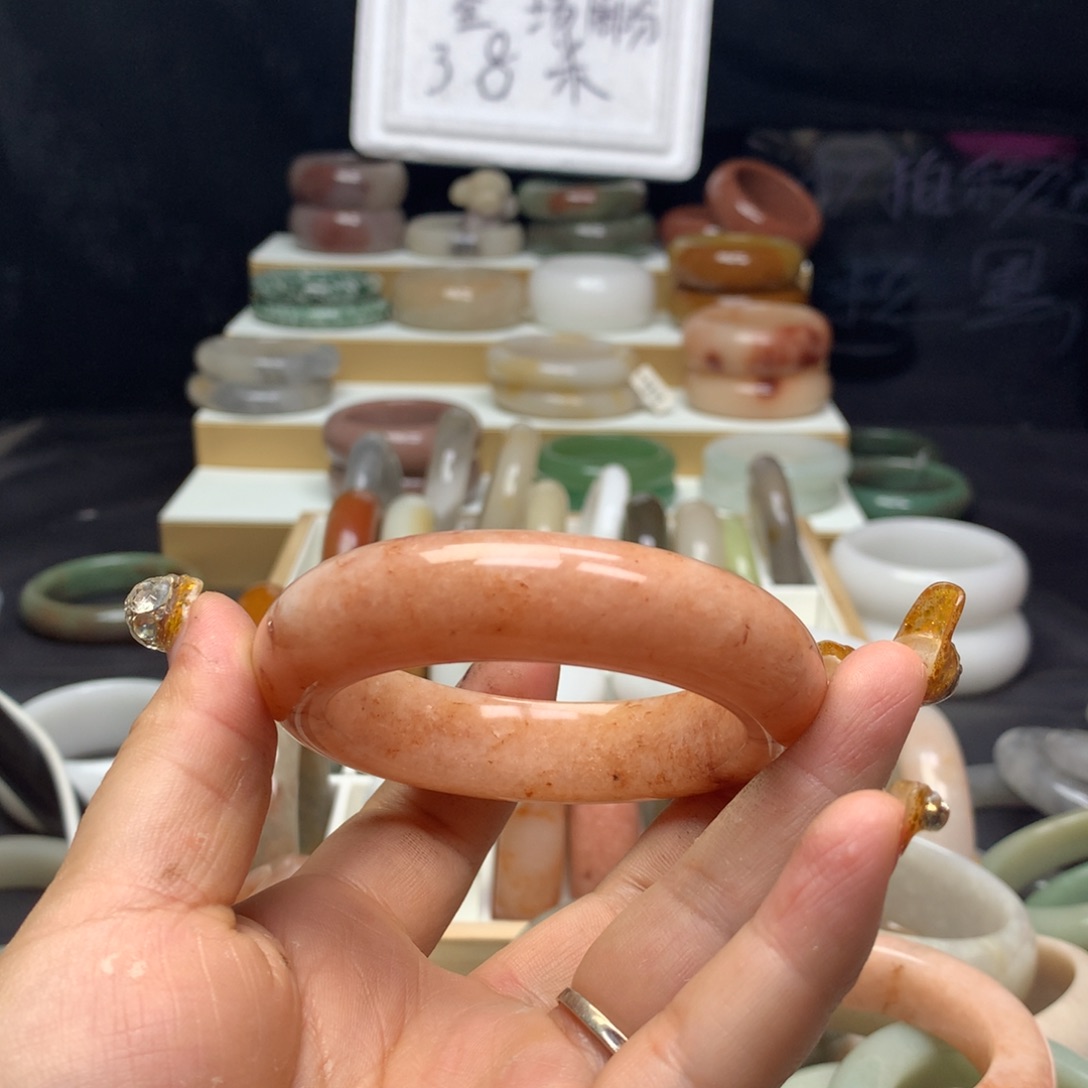 石英质玉手镯未镶嵌?*豆