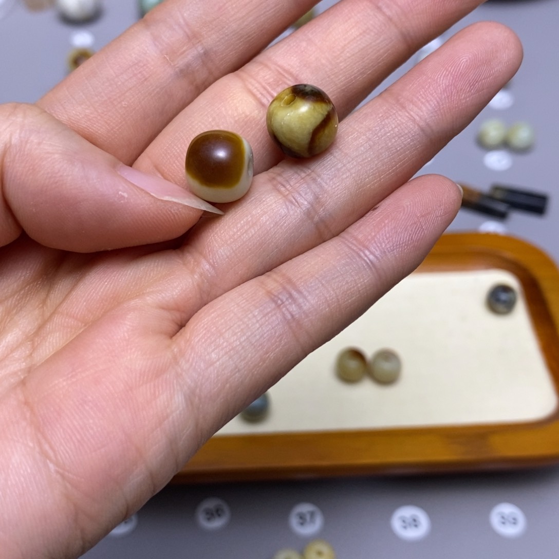 蛇纹石玉配饰合金嗯*