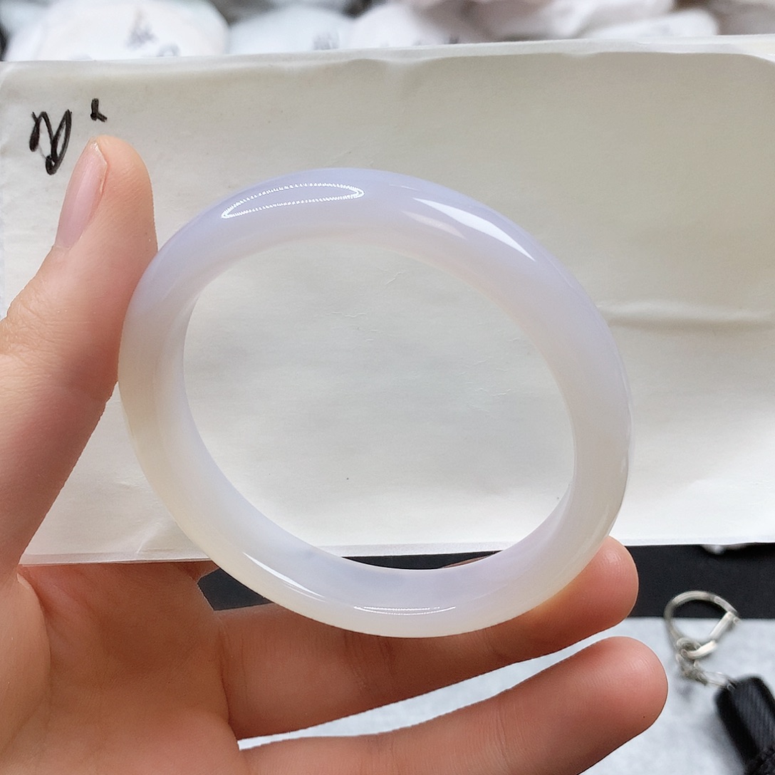 玛瑙/玉髓手镯未镶嵌56