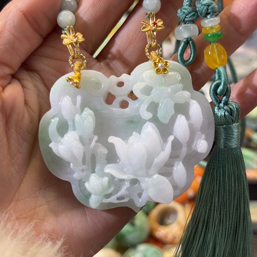 翡翠颈饰未镶嵌待编款