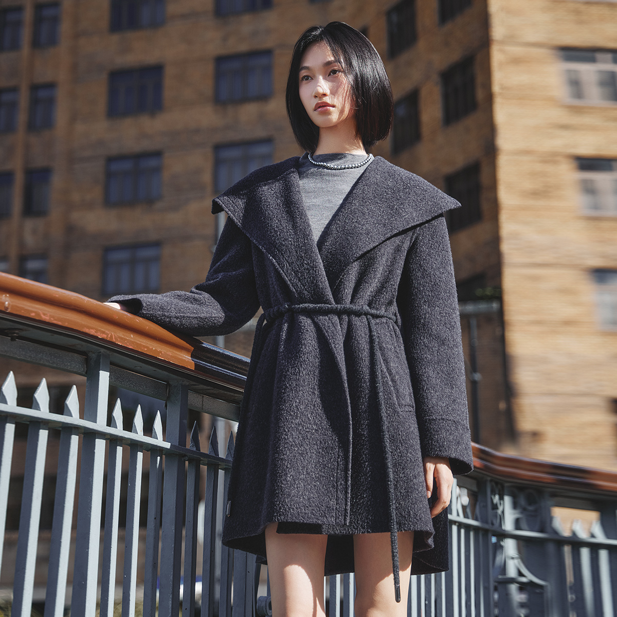 R373697秋冬女装风衣/大衣