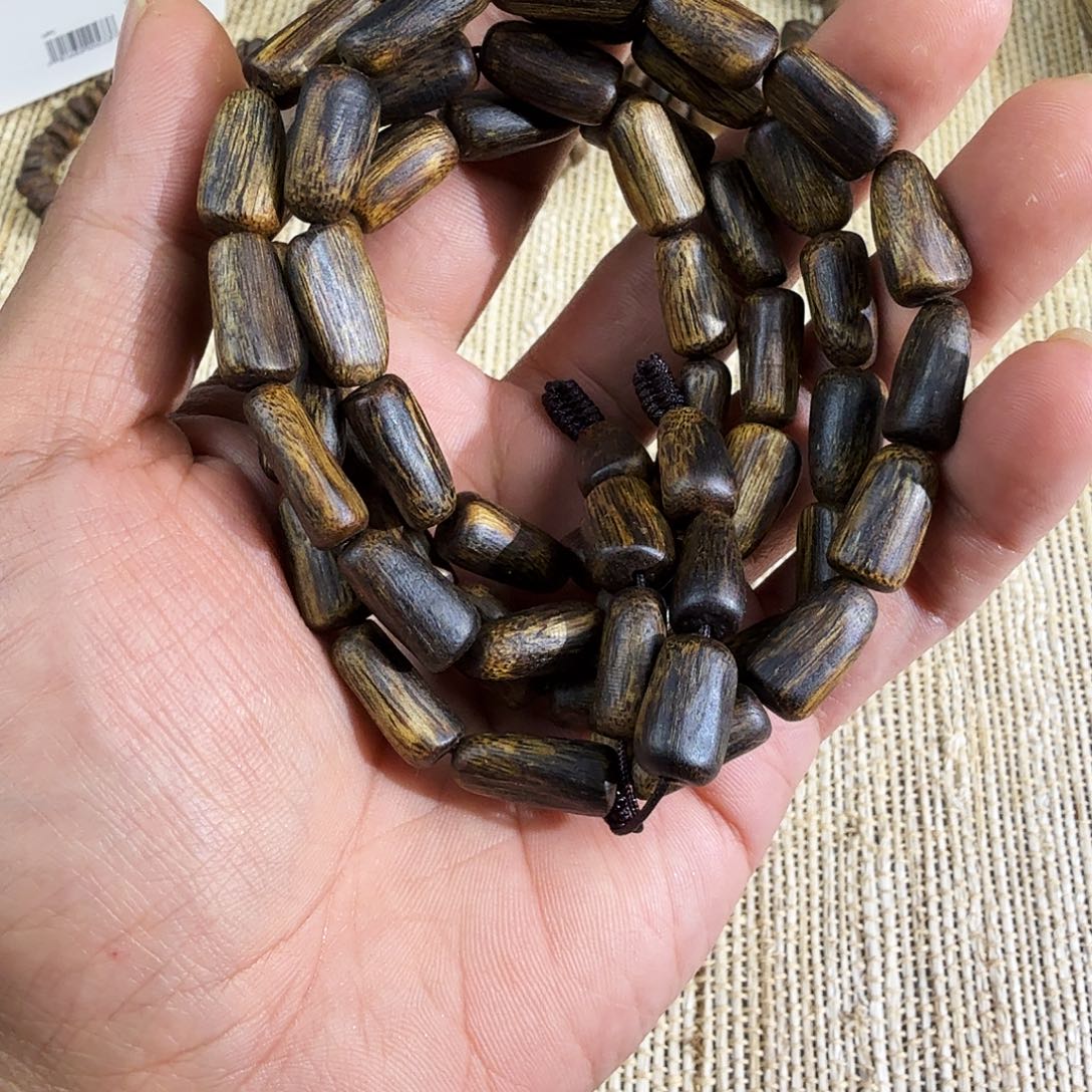 我***很沉香沉香碎屑绿棋老料随形