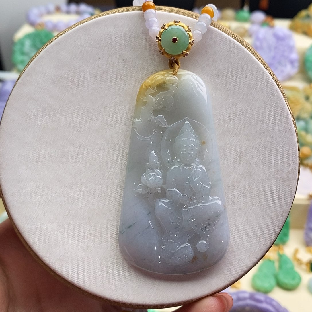 翡翠未镶嵌吊坠(赠链)