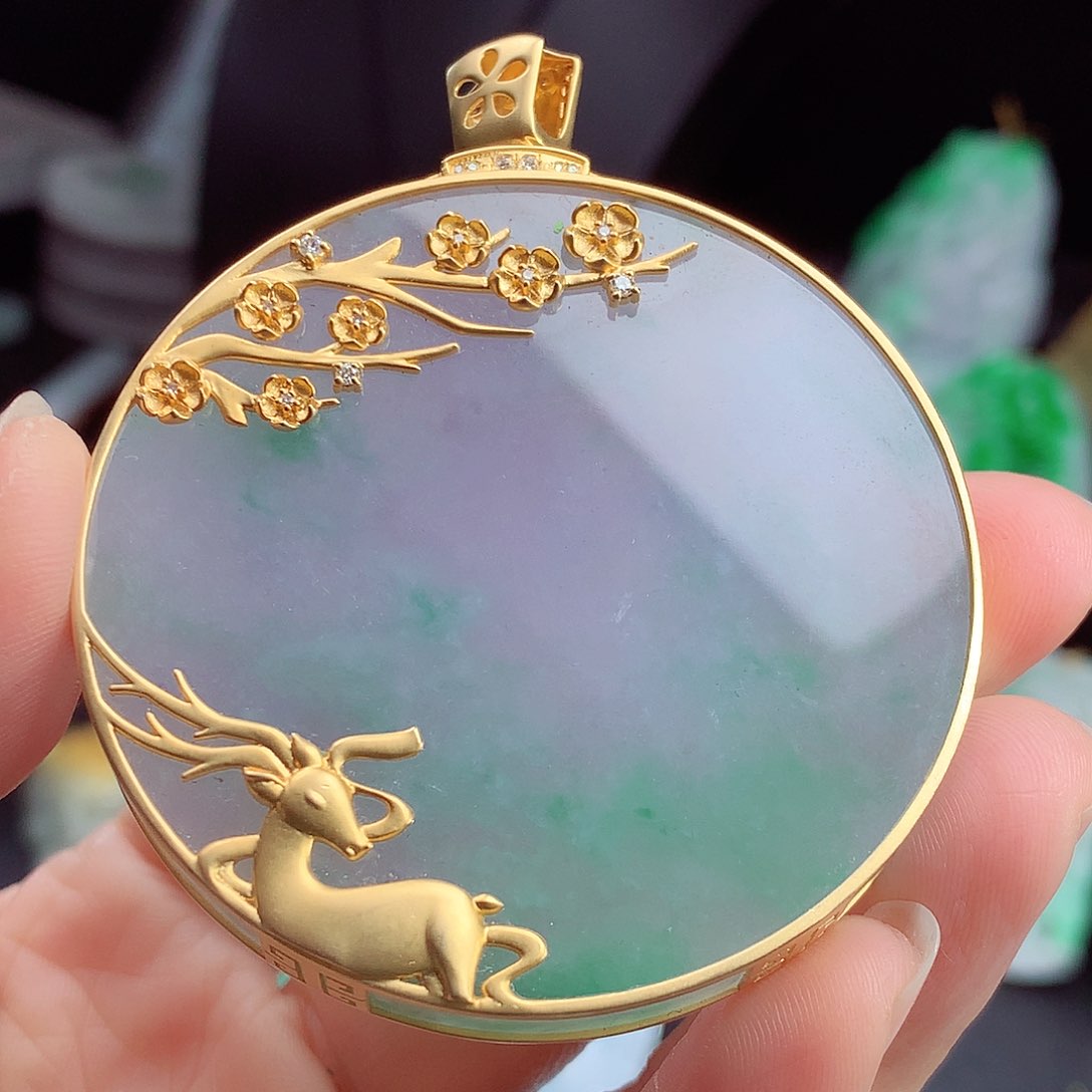 翡翠颈饰18K金镶嵌翡翠吊坠