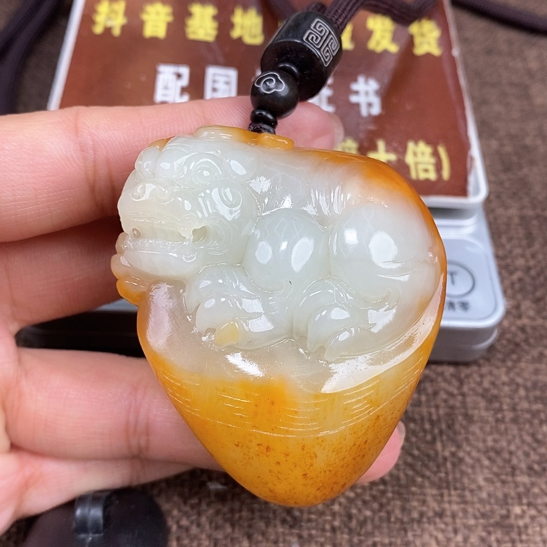 和田玉颈饰未镶嵌