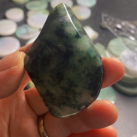 翡翠颈饰未镶嵌明料一件