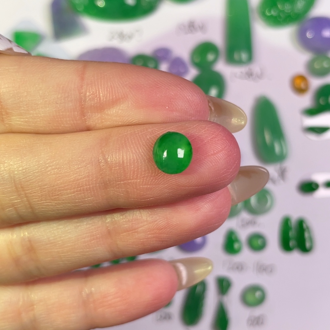 翡翠未镶嵌颈饰裸石