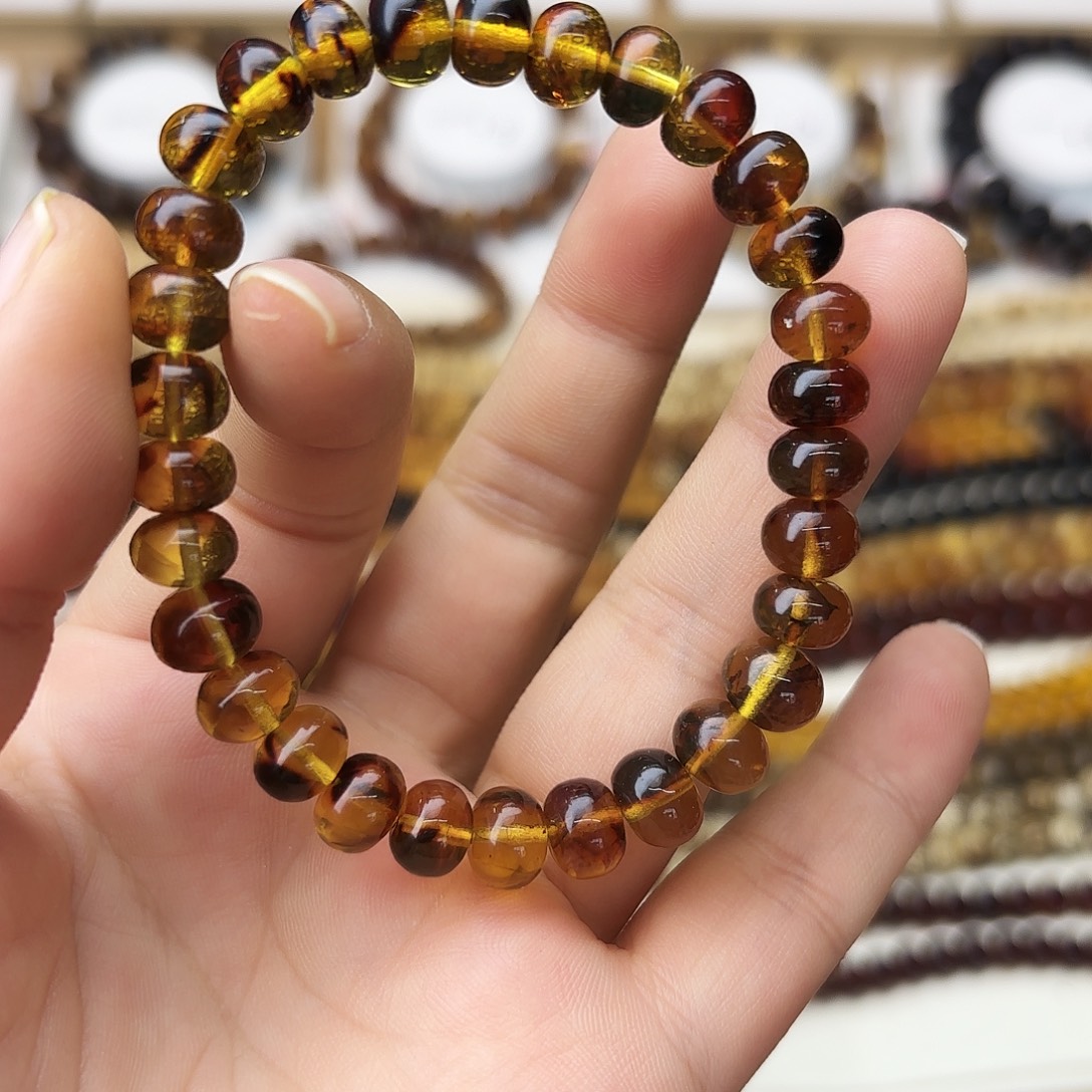 桃***姐琥珀未镶嵌裸石八