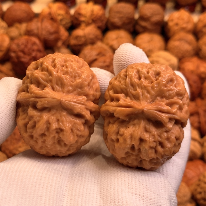 文玩核桃吊坠38哦哦哦