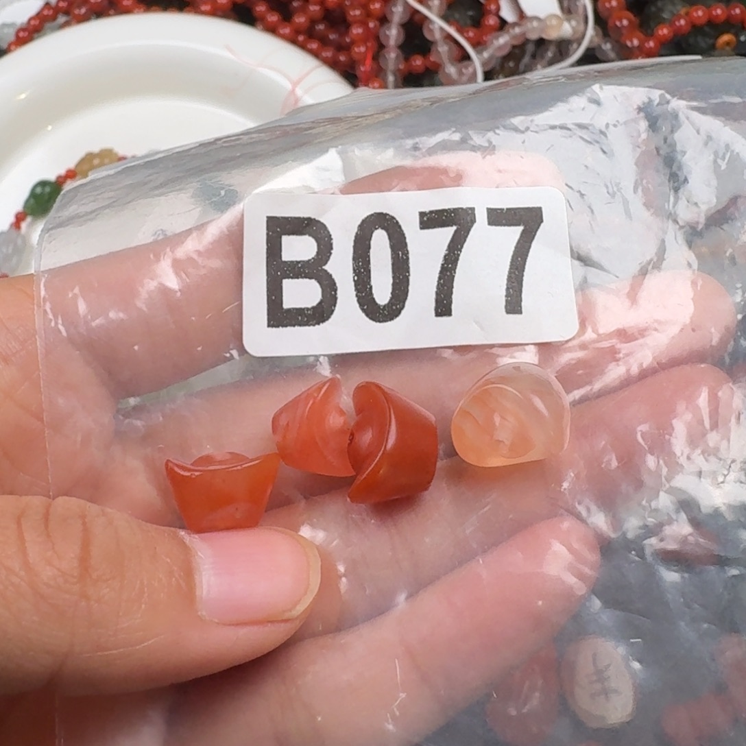 南红玛瑙未镶嵌珠宝奇石