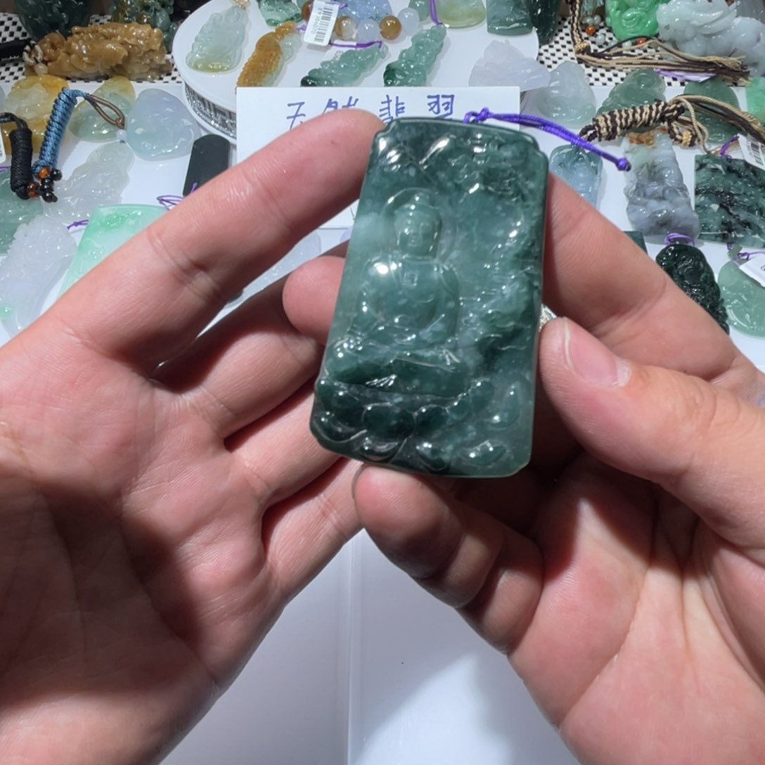 翡翠颈饰未镶嵌天然