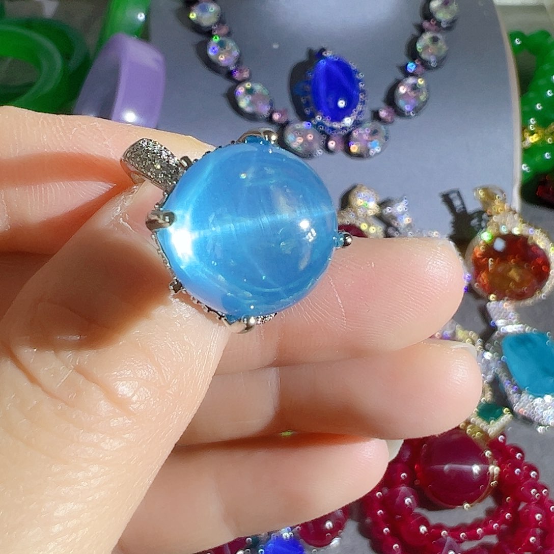 花岗石钨合金红色蓝色吊坠