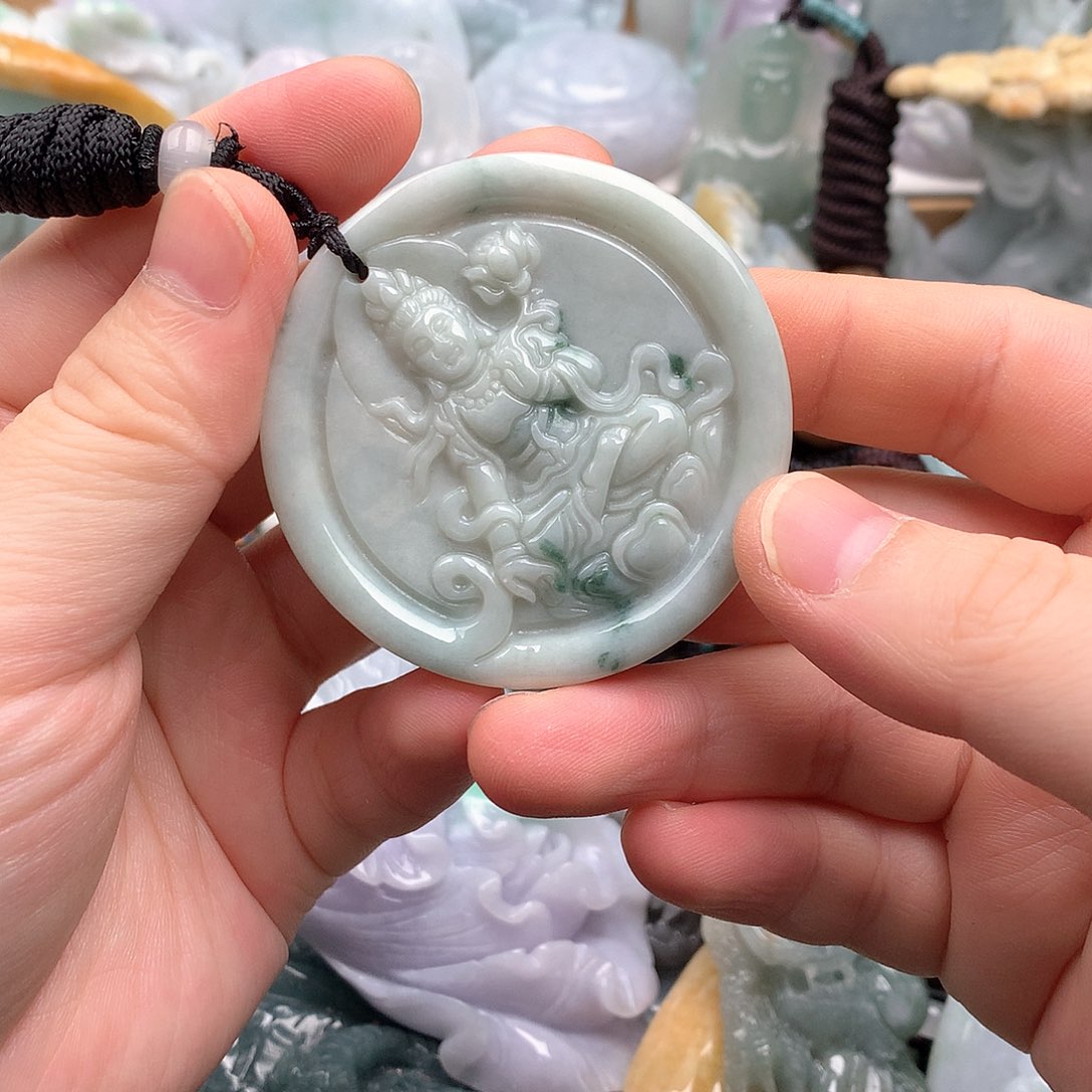 吊坠(不含链)未镶嵌翡翠