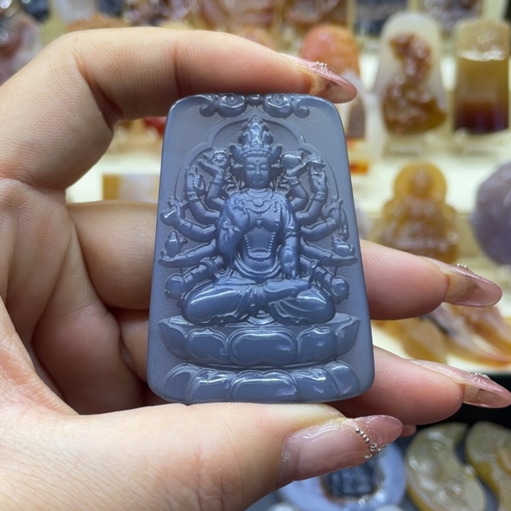 玛瑙/玉髓吊坠(赠链)未镶嵌以****?吊坠