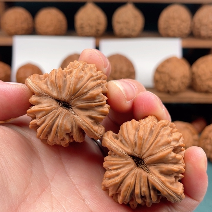 文玩核桃把件42平谷四座楼