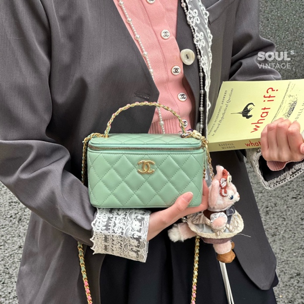 95新 Chanel/香奈儿 淡绿色牛皮23P皮穿链手柄化妆包/604312033