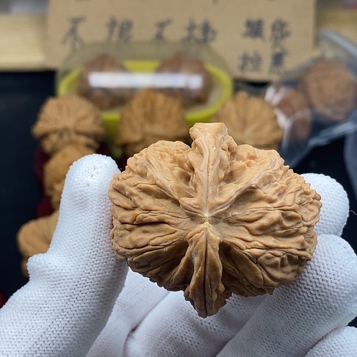 o***哥吊坠文玩核桃虫不退不换