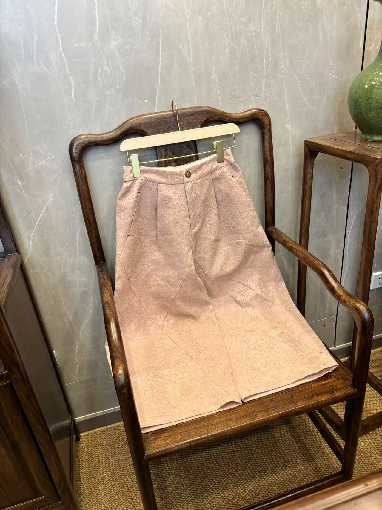 【沅媛】“粉黛”2025早春款新中式时尚刺绣款国风女士阔腿裤6621