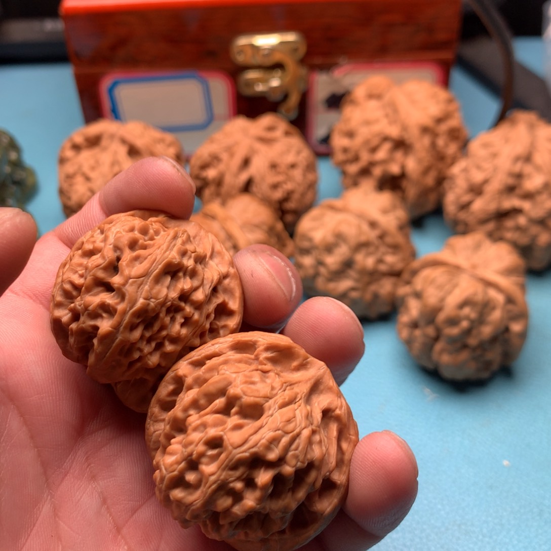 文玩核桃吊坠苹果