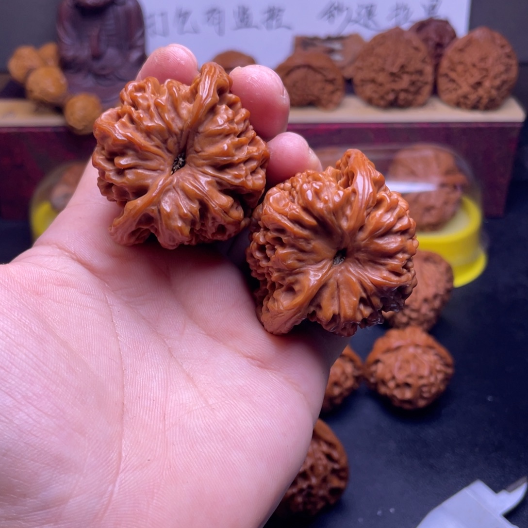 大***s桃核吊坠官帽福利