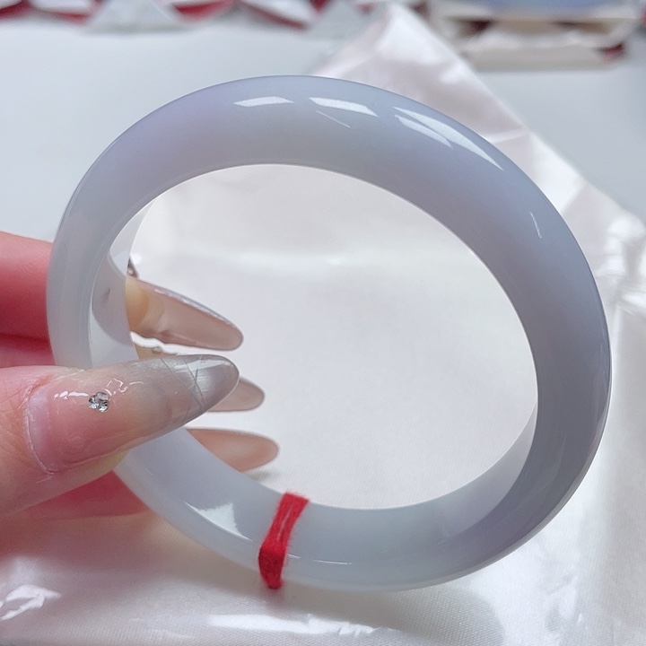 翡翠手镯未镶嵌缅甸