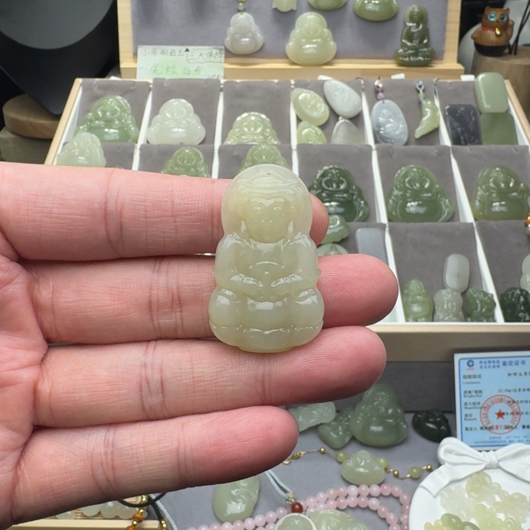 和田玉颈饰未镶嵌