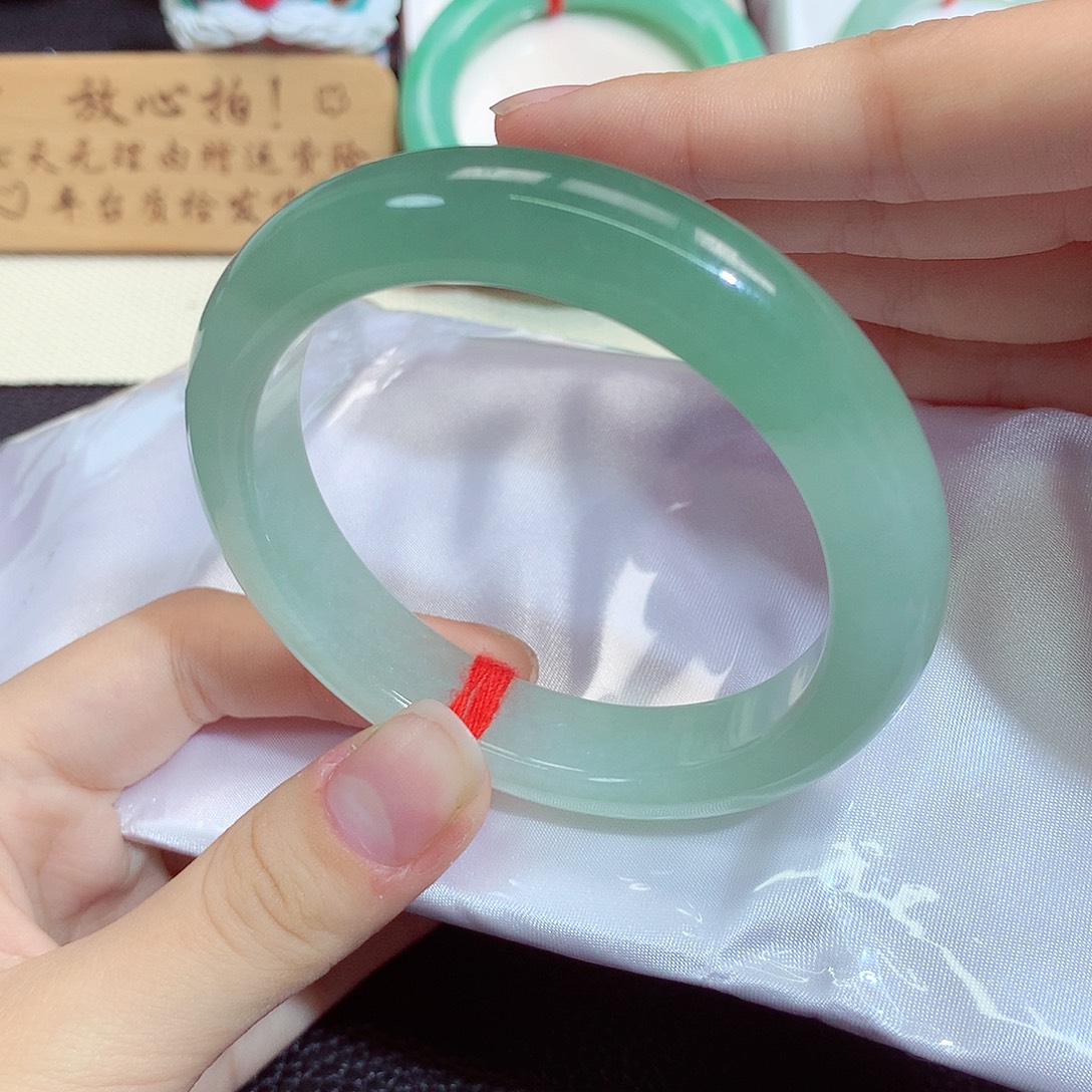 翡翠未镶嵌手镯1266