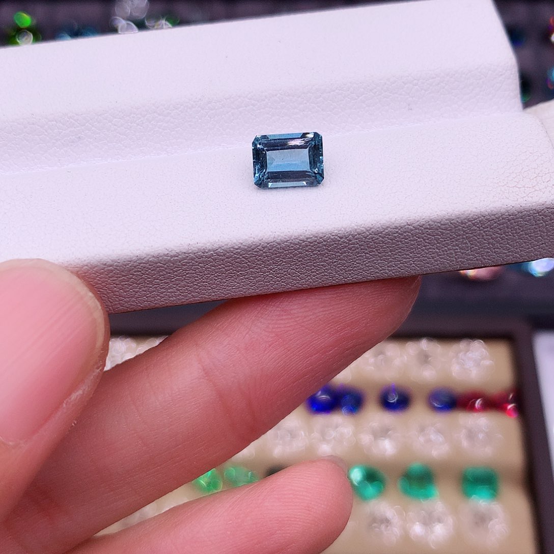 海蓝宝石裸石未镶嵌