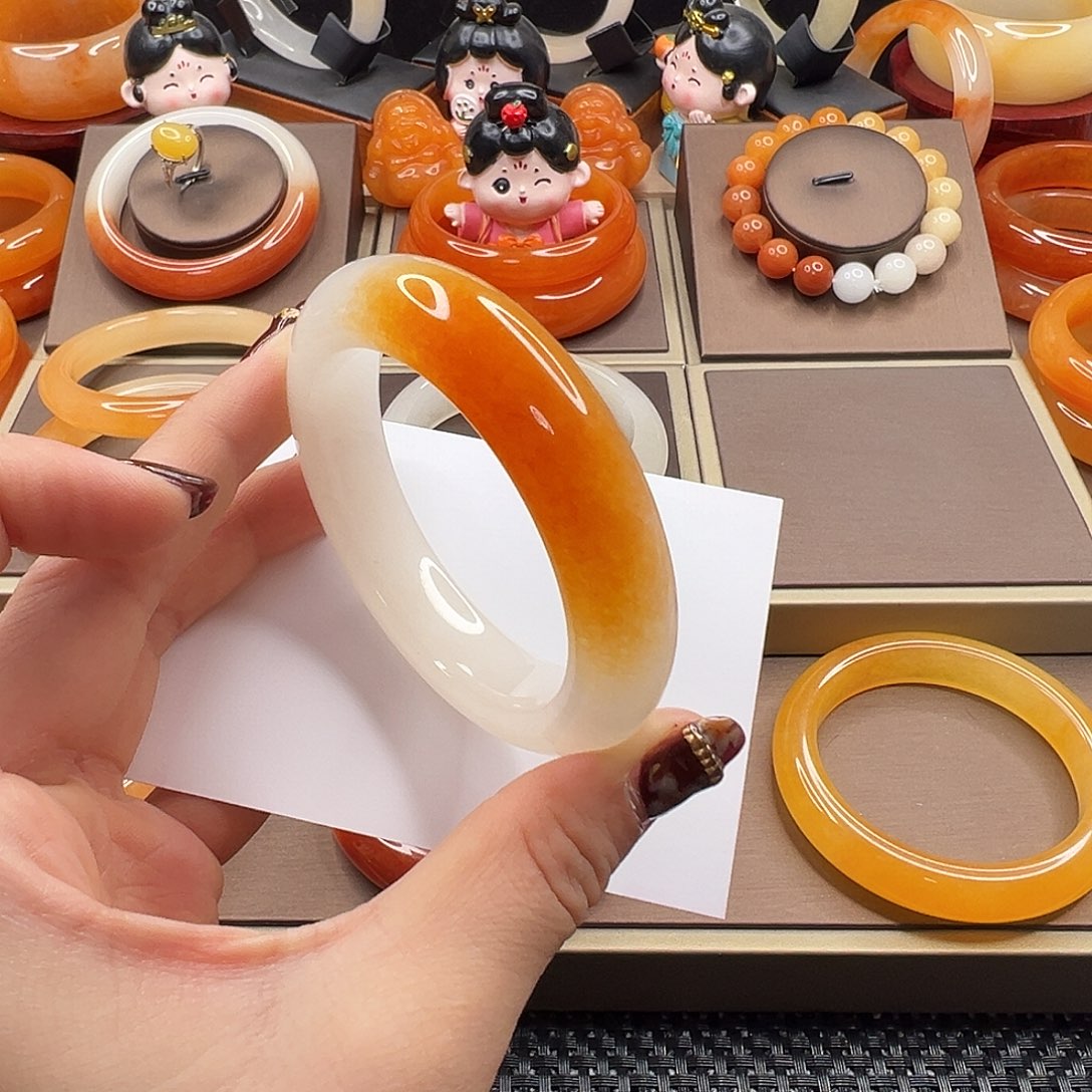 ****石英质玉（黄龙玉）未镶嵌手镯53.1