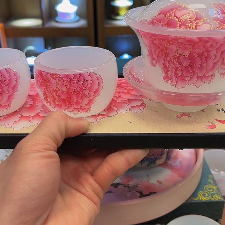 段泥茶杯啦咯哦我剧透了咯哦哦啦