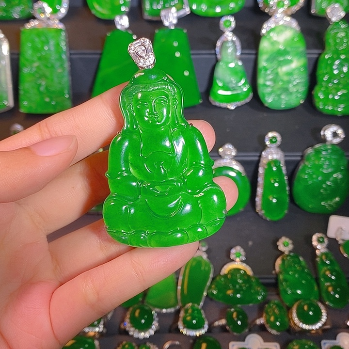 翡翠银S925镶嵌颈饰是