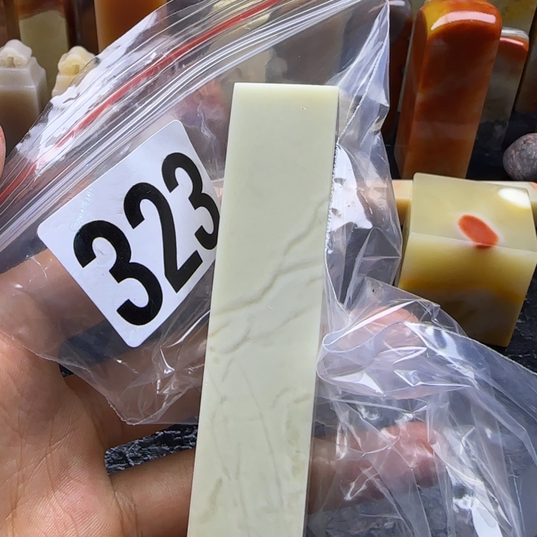 尊***白老挝石kkkmmkkmmmmmm