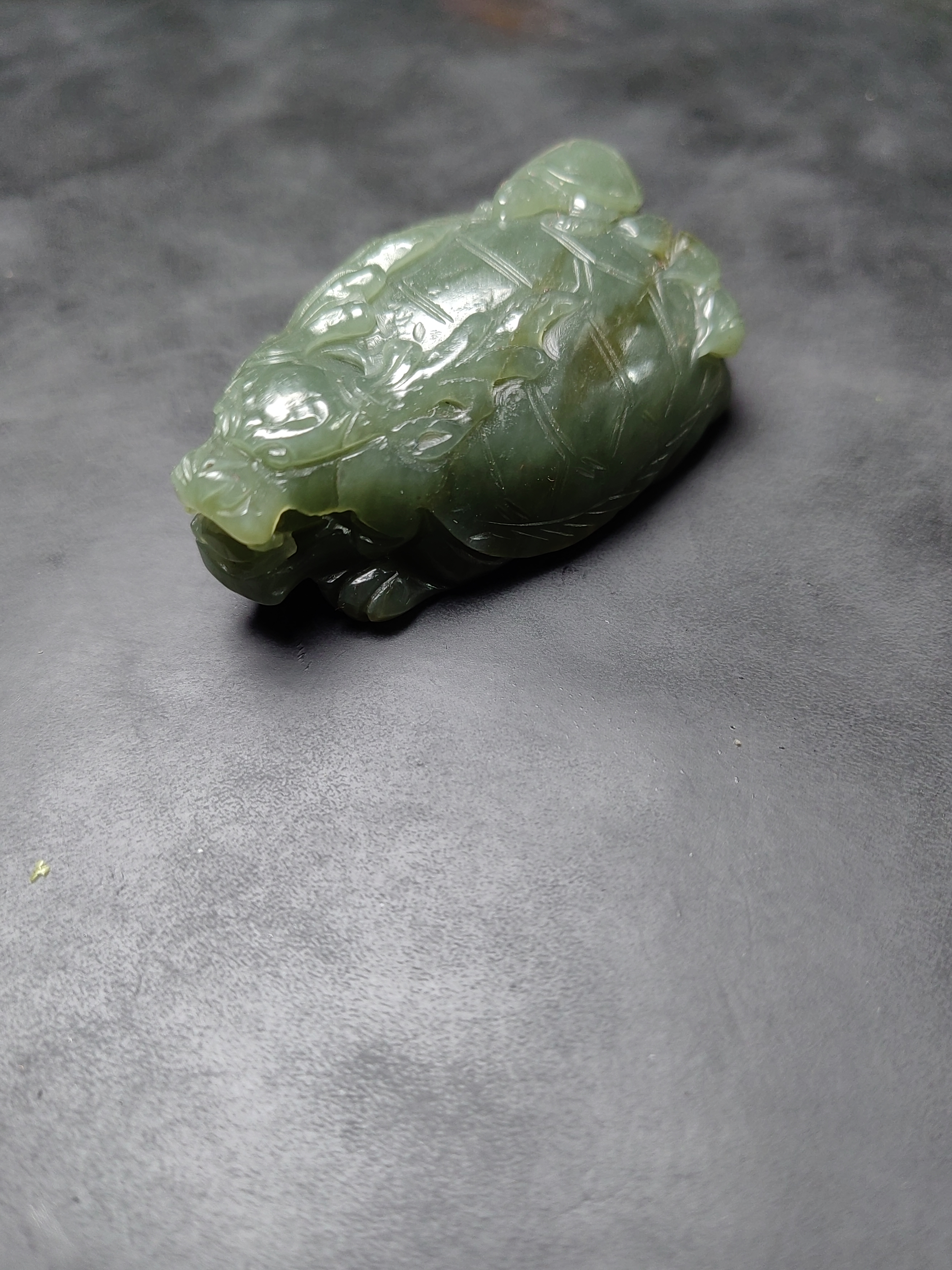 新疆和田玉吊坠。