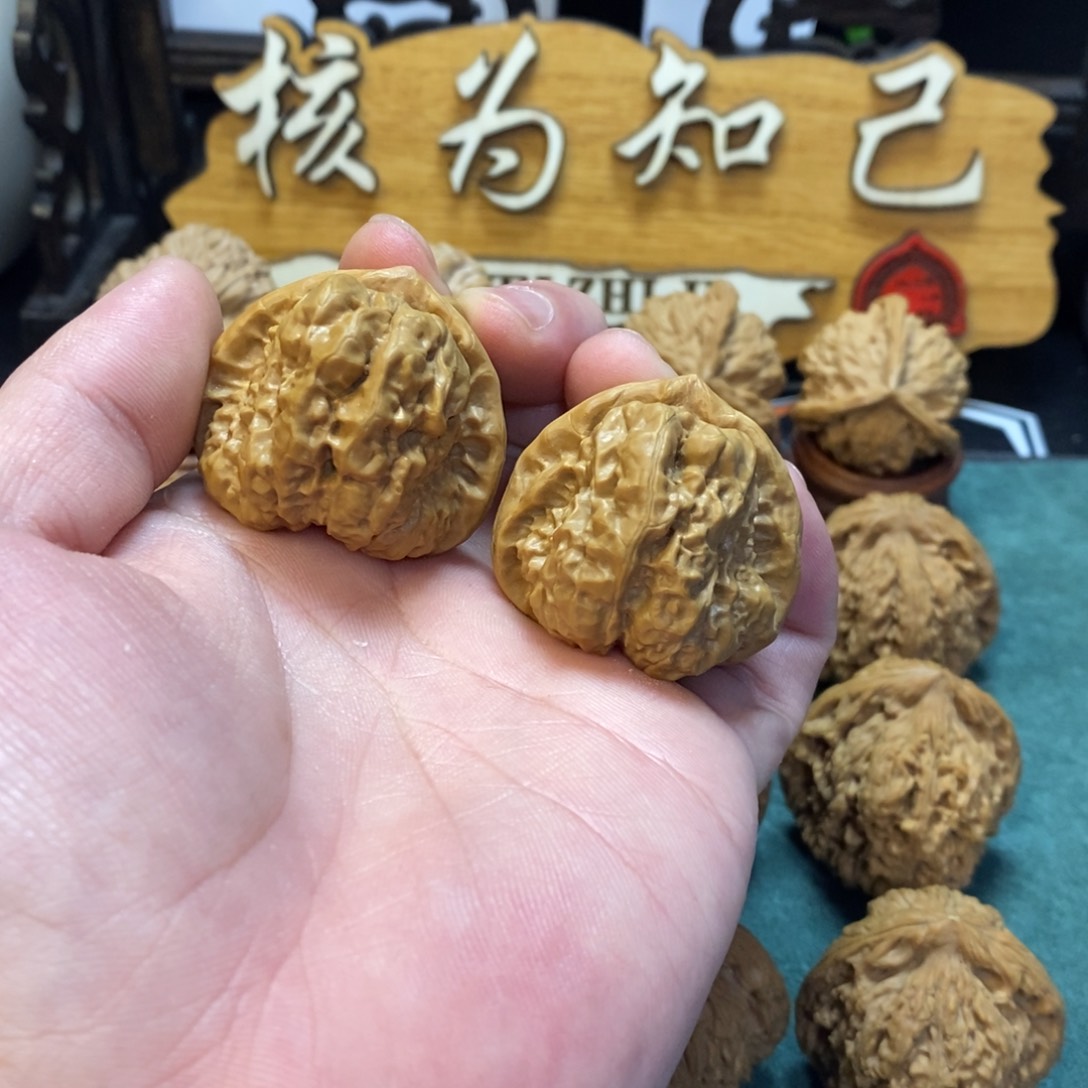 文玩核桃把件蛤蟆头37