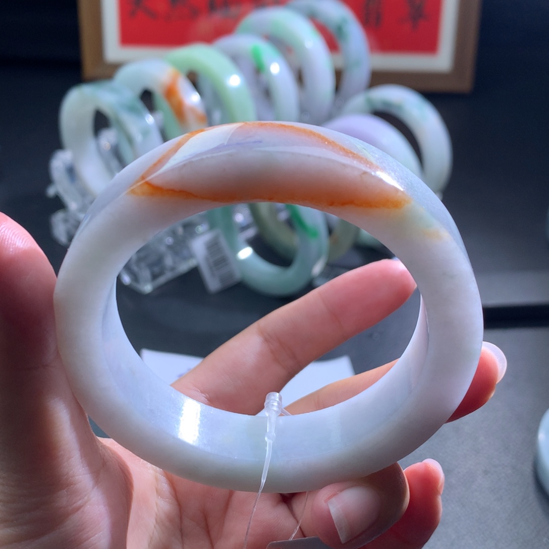 定制翡翠未镶嵌翡翠手镯