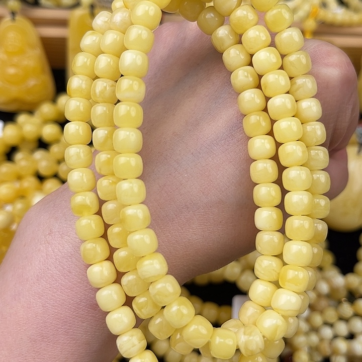 琥珀未镶嵌颈饰琥珀