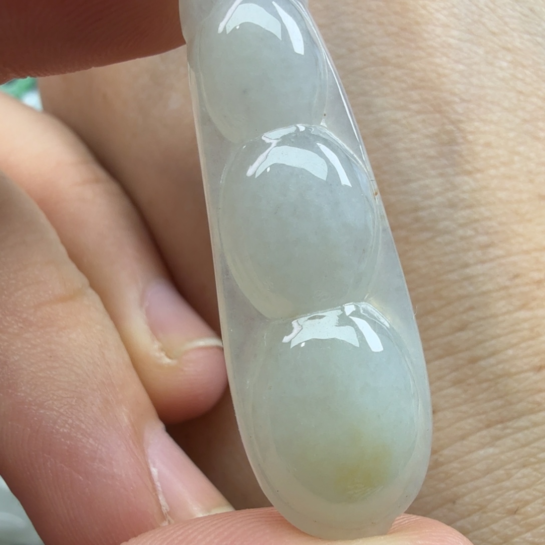 翡翠未镶嵌颈饰44