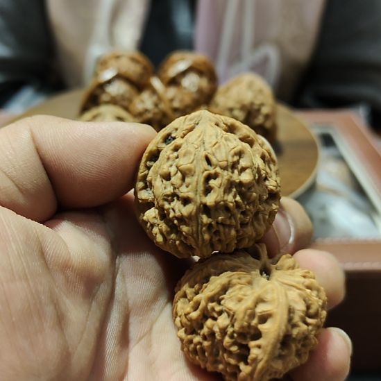 文玩核桃吊坠古树南将石核桃