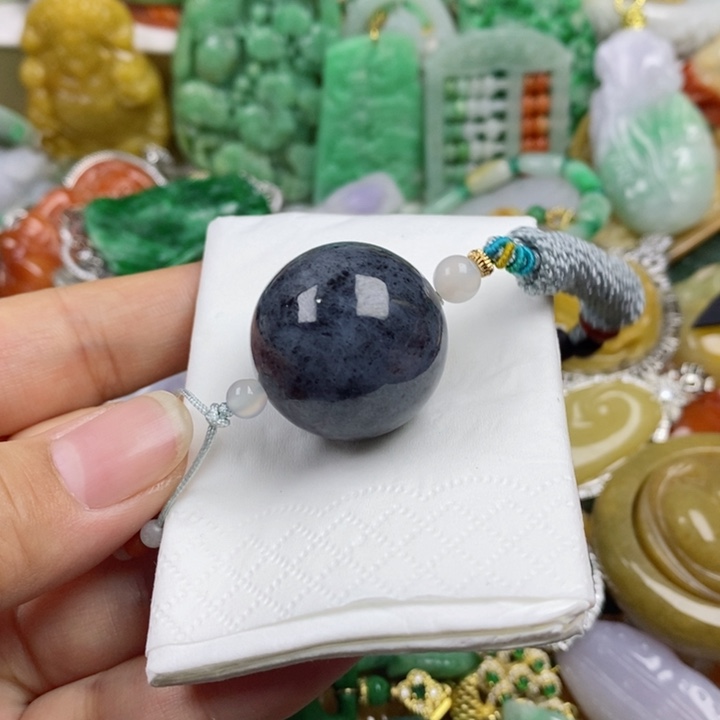翡翠吊坠(赠链)未镶嵌