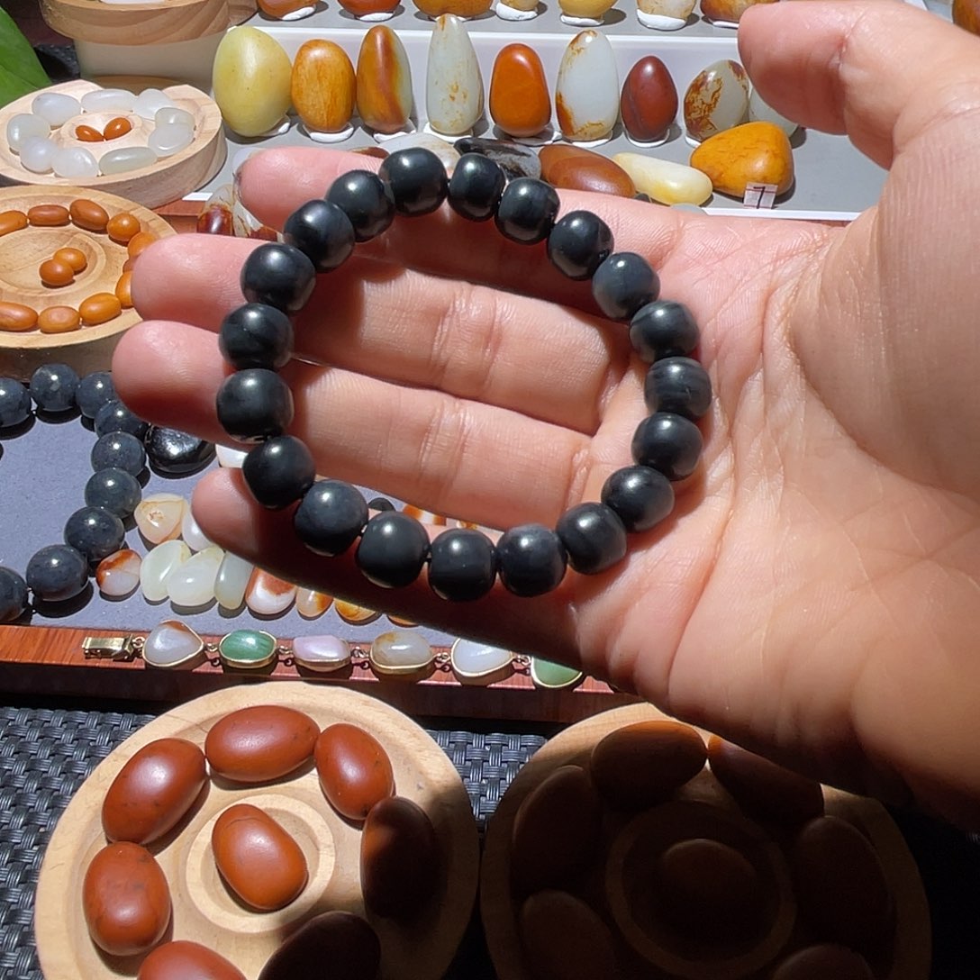 定制和田玉未镶嵌挂件